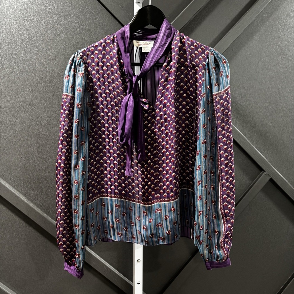 Vintage The Silk Farm ICINOO Silk Blouse Size 6 Purple Blue Tie Neck Print